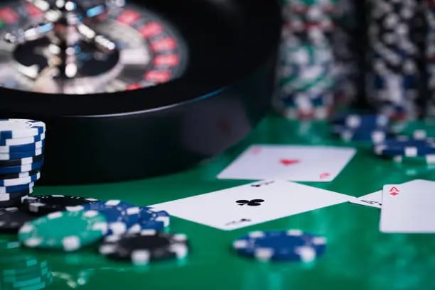 Dealer live casino menyediakan interaksi nyata dan streaming berkualitas tinggi di platform sobatkeren21